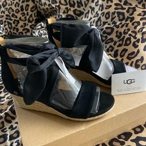 Womens size 6 UGG wedges